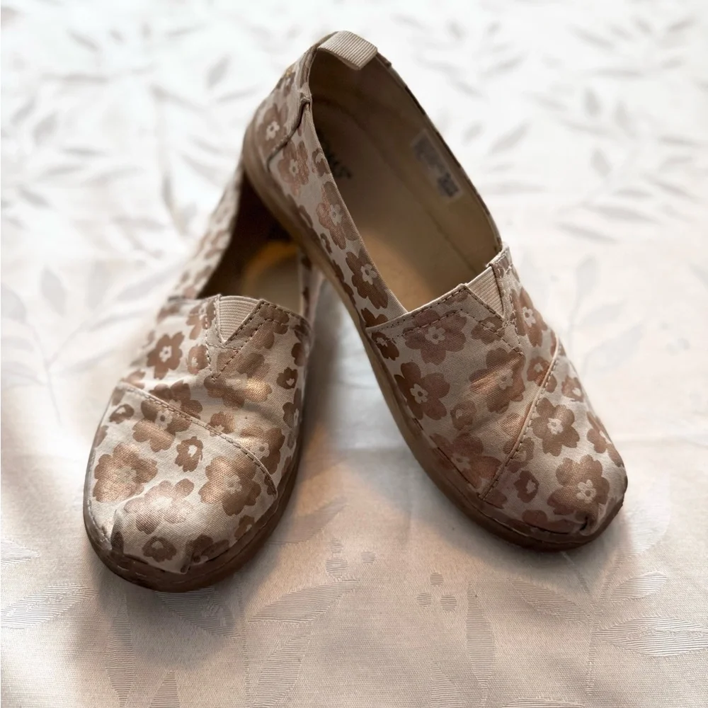 TOMS Girl’s Floral Shoes
